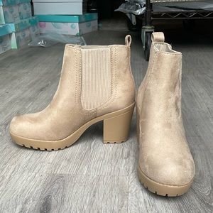 Taupe pull on boots Soda brand Pensee style TTS approx 2.5” heel